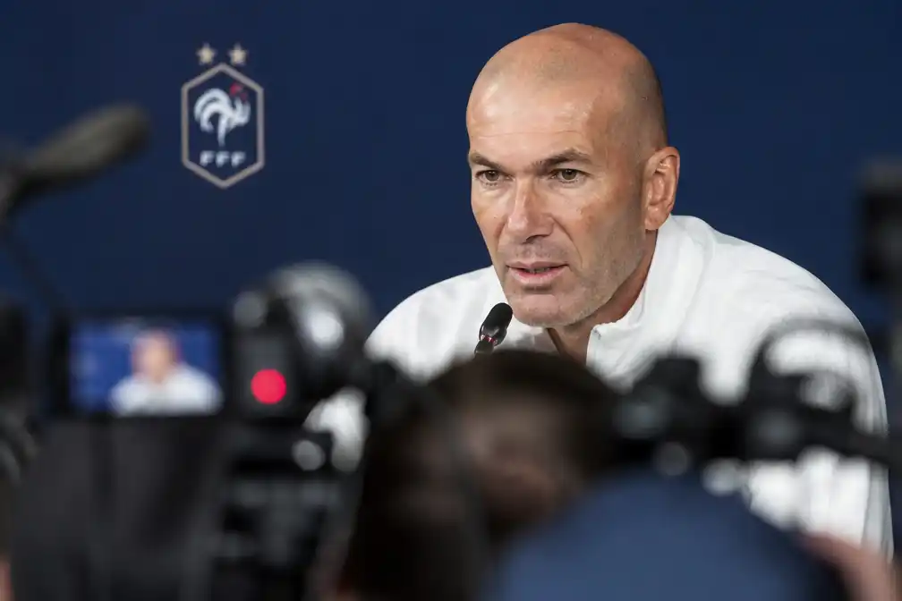 Zidane wil bij Frankrijk een voetbalbubbel en minder mediadiensten