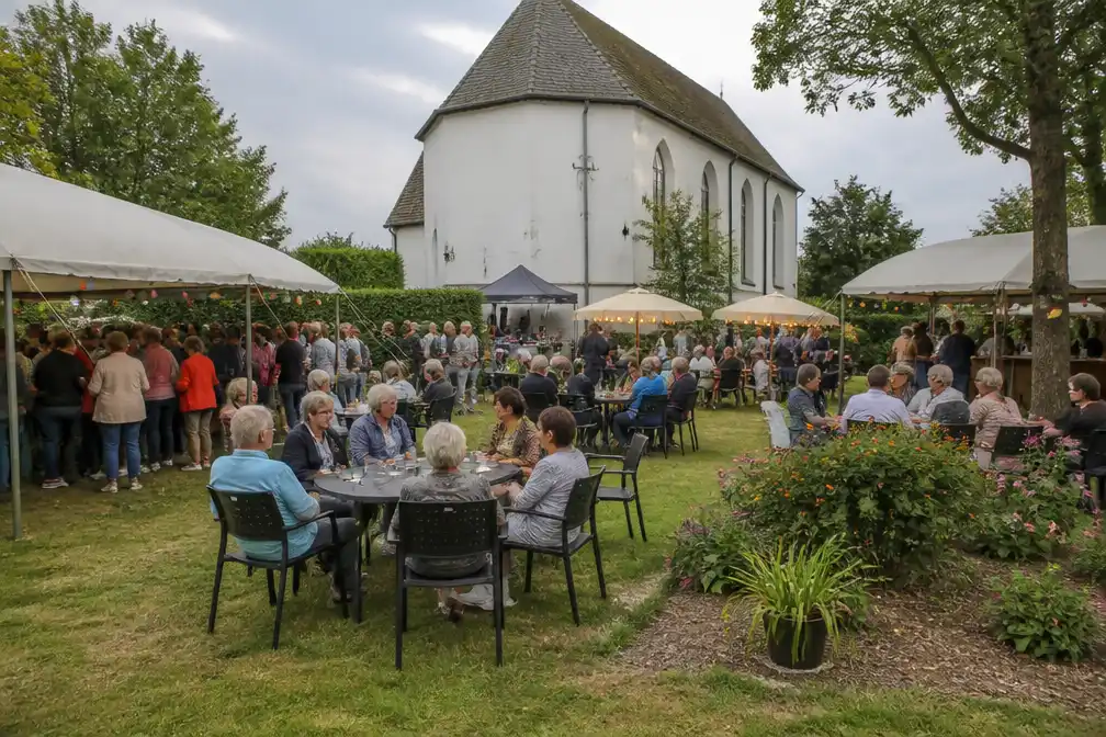 Jardin d'Amour in Eksaarde haalt 5.000 euro op voor Kinderkankerfonds
