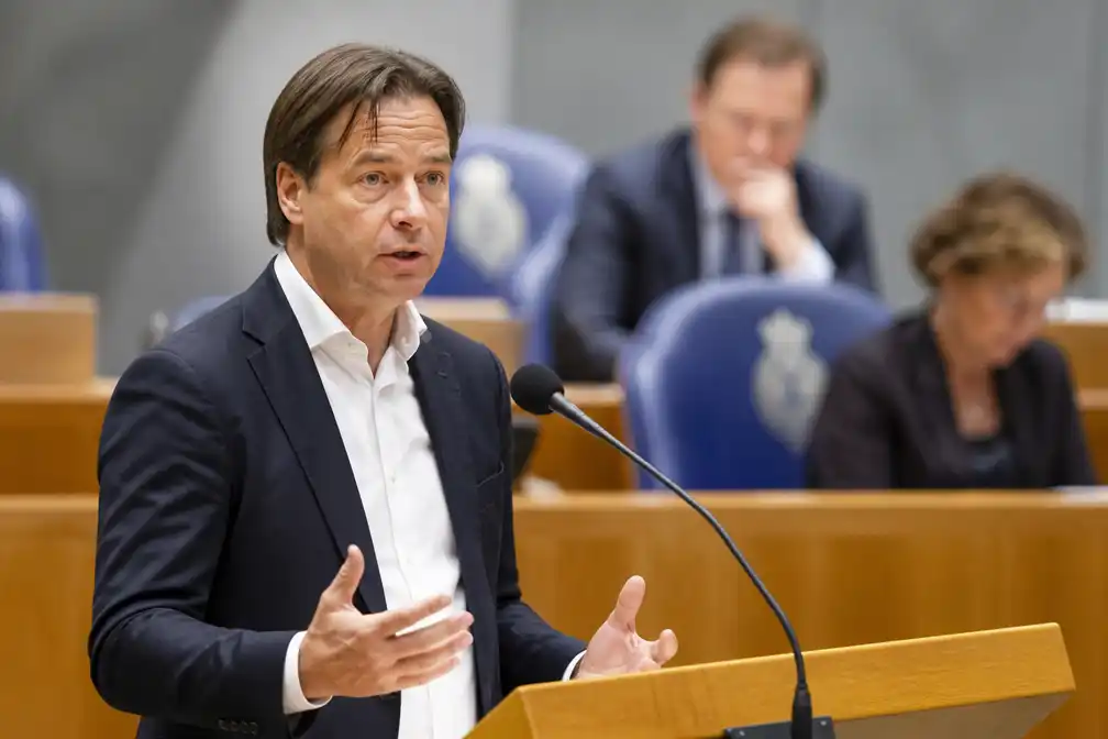 PRO wil bezuinigingen niet afwentelen op onderwijs of zorg
