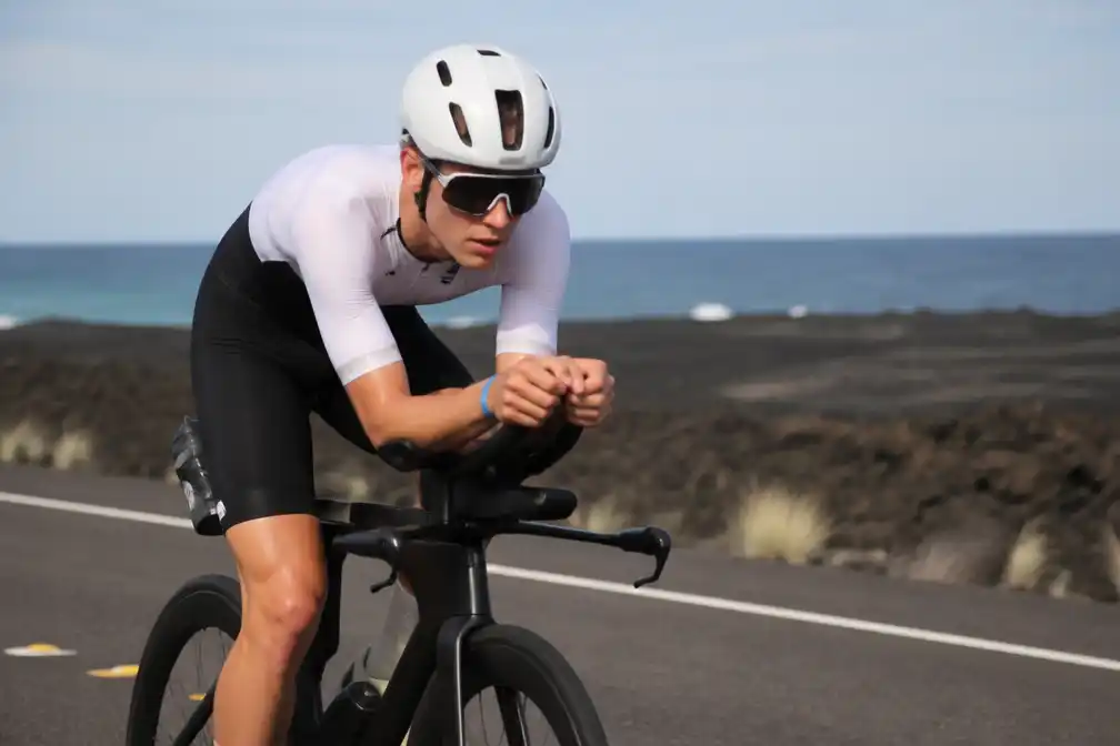Thibault Bollen (27) uit Lauwe reist af naar WK Ironman in Hawaii
