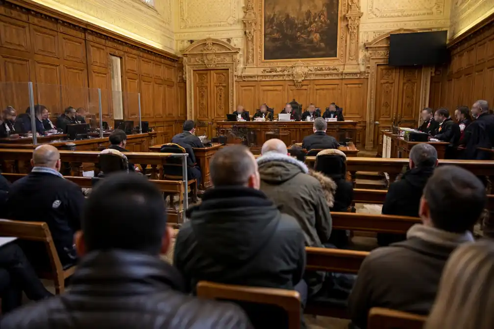 Parijse rechtbank veroordeelt zes mannen voor dood migranten in Kanaal