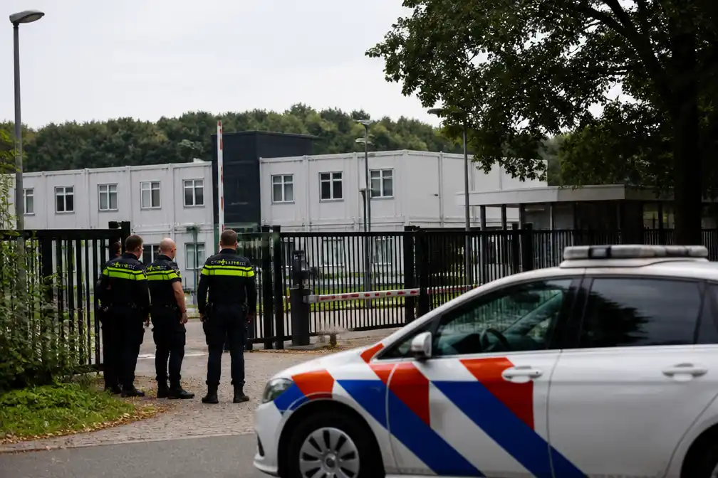 Man (24) doodgestoken bij azc in Alkmaar, verdachte (22) aangehouden