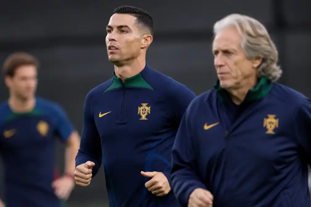 Cristiano Ronaldo verlaat Portugese selectie dag voor Nations League-duel met Denemarken