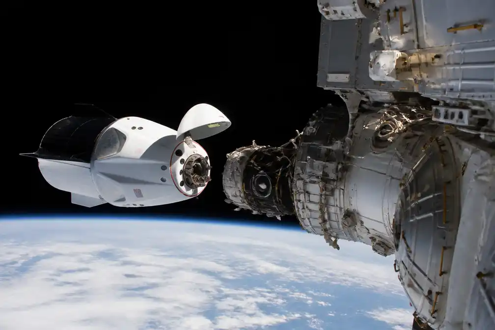 Vier Crew-13-ruimtevaarders bereiken ISS na snelste Amerikaanse vlucht ooit