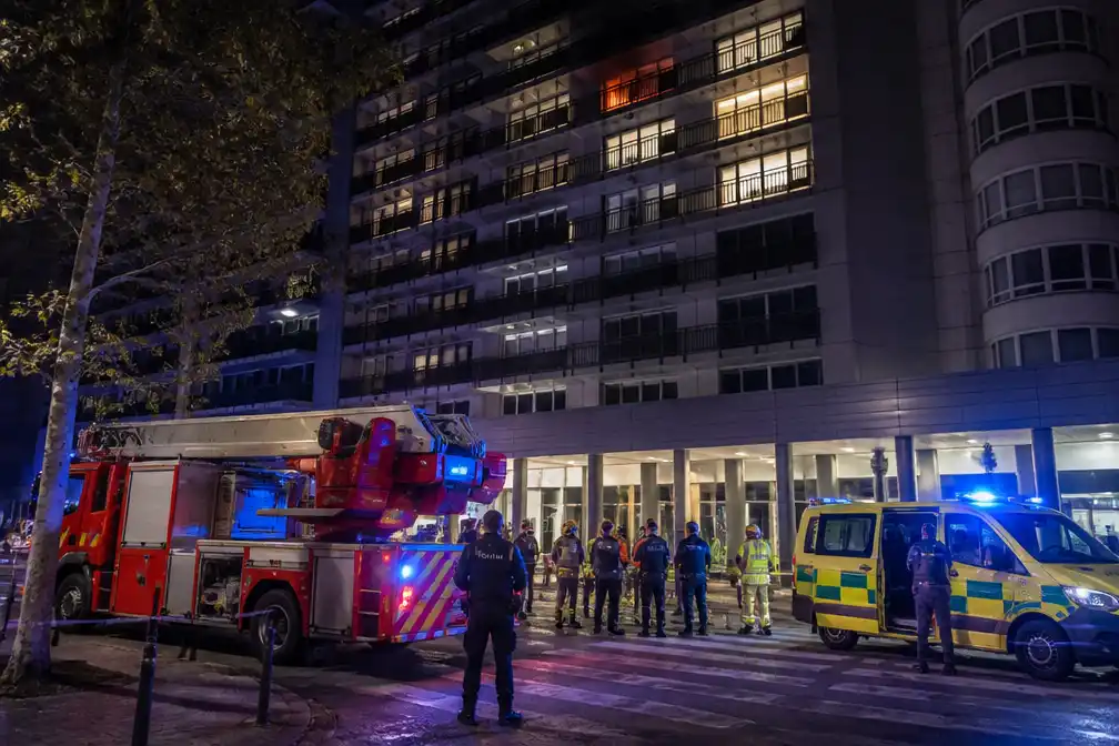 Brand in Antwerpse London Tower: twee lichtgewonden, vermoeden van brandstichting