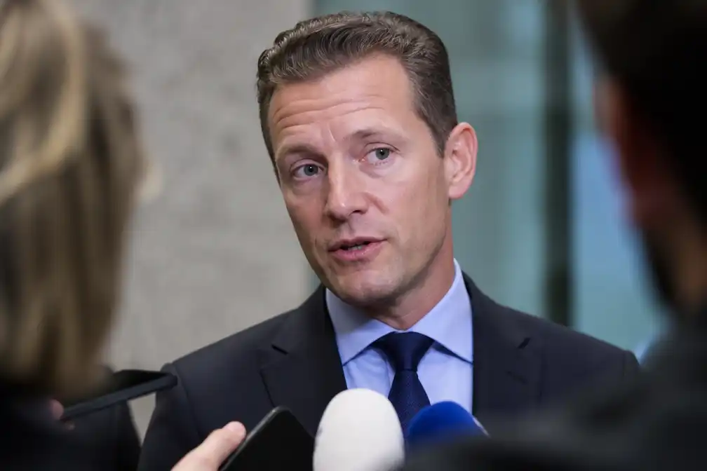 Van Weel: EU stopt begrotingssteun Sierra Leone om Bolle Jos