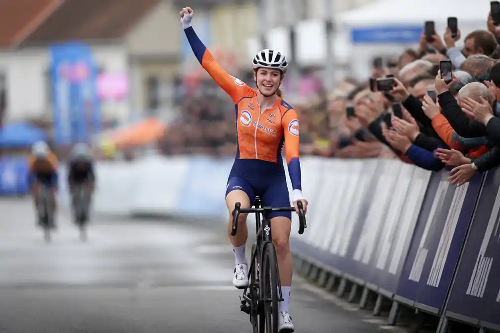 Vollering soleert naar tweede EK-goud op rij, week na wereldtitel