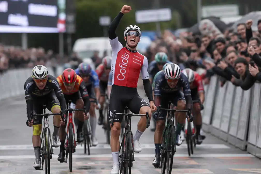 Jenthe Biermans wint Cholet Agglo Tour en pakt eerste zege in tweeënhalf jaar