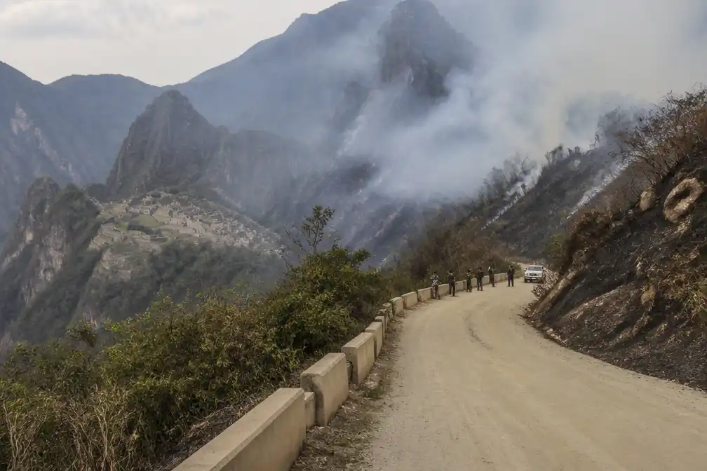 Eén dode en twee gewonden bij bosbrand nabij toegangsweg naar Machu Picchu