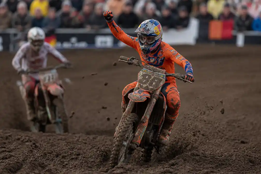 Herlings wint slotmanche, maar Nederland pakt brons op WK motorcross voor landenteams