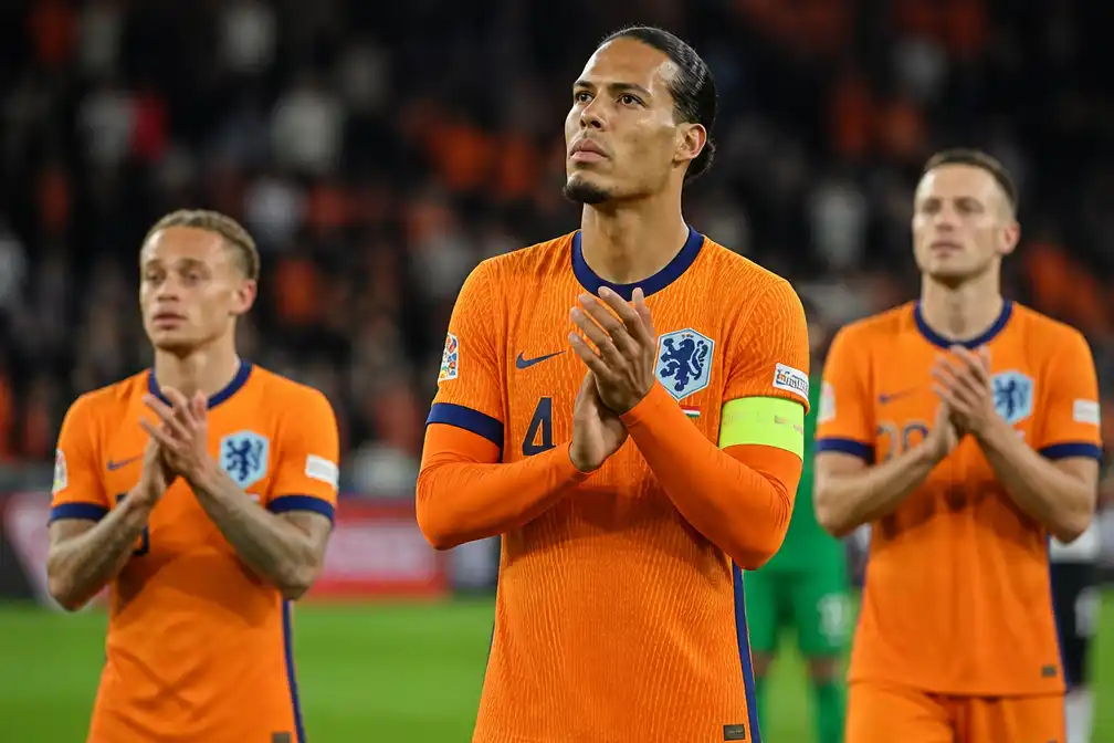 Van Dijk speelt honderdste interland bij Oranje-Servië in Eindhoven