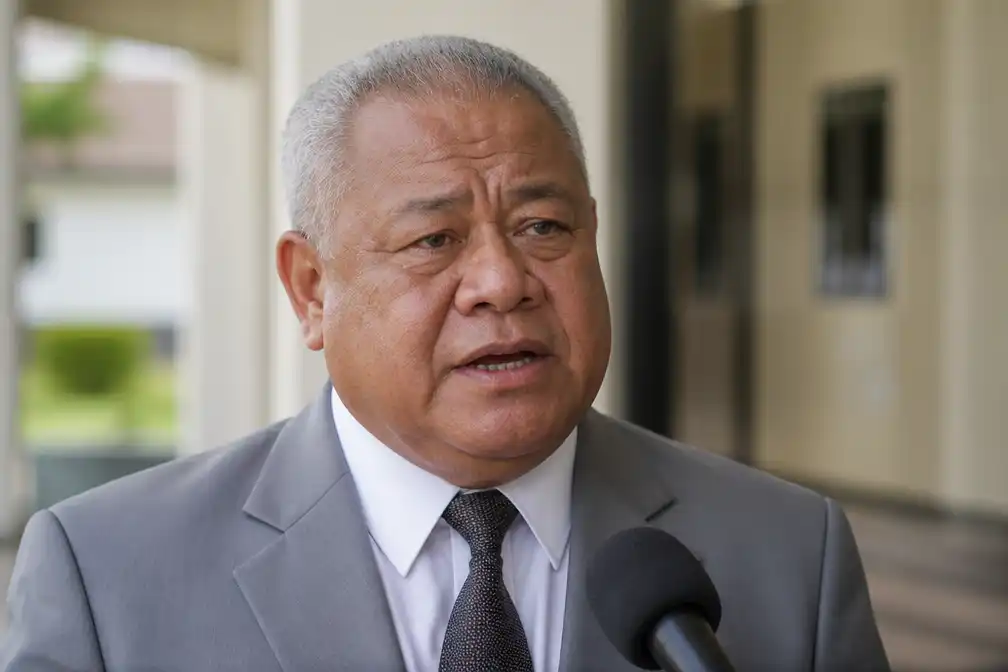 Premier van Samoa verontschuldigt zich voor Hitlergroet in video uit 2007