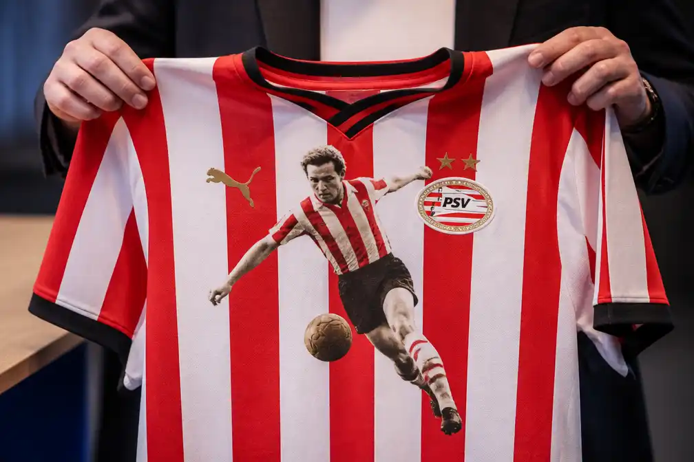 PSV eert honderdste geboortedag Coen Dillen met speciaal tenue tegen Heerenveen