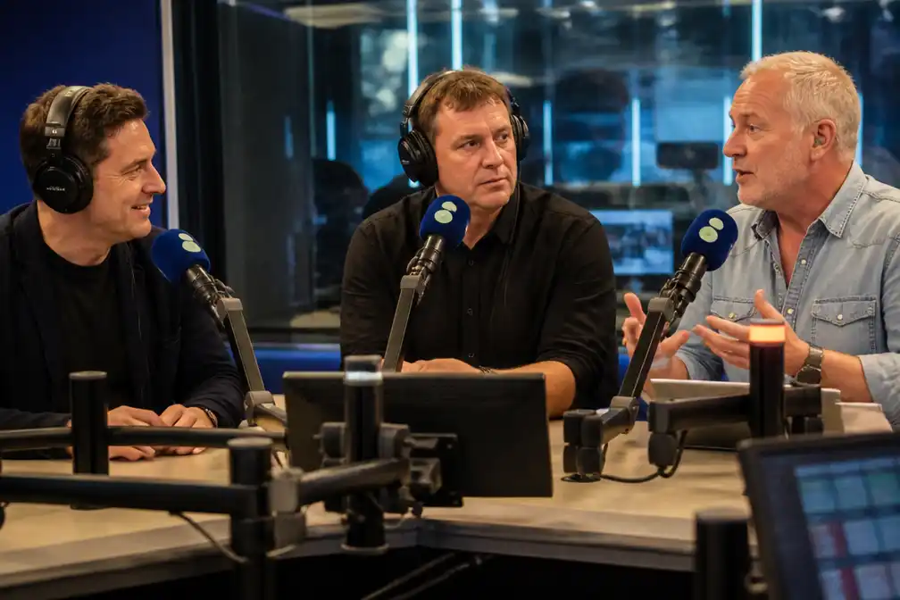 Gordon en verslaggever Aran Bade ingebeld bij Coen & Sander Show voor verzoening