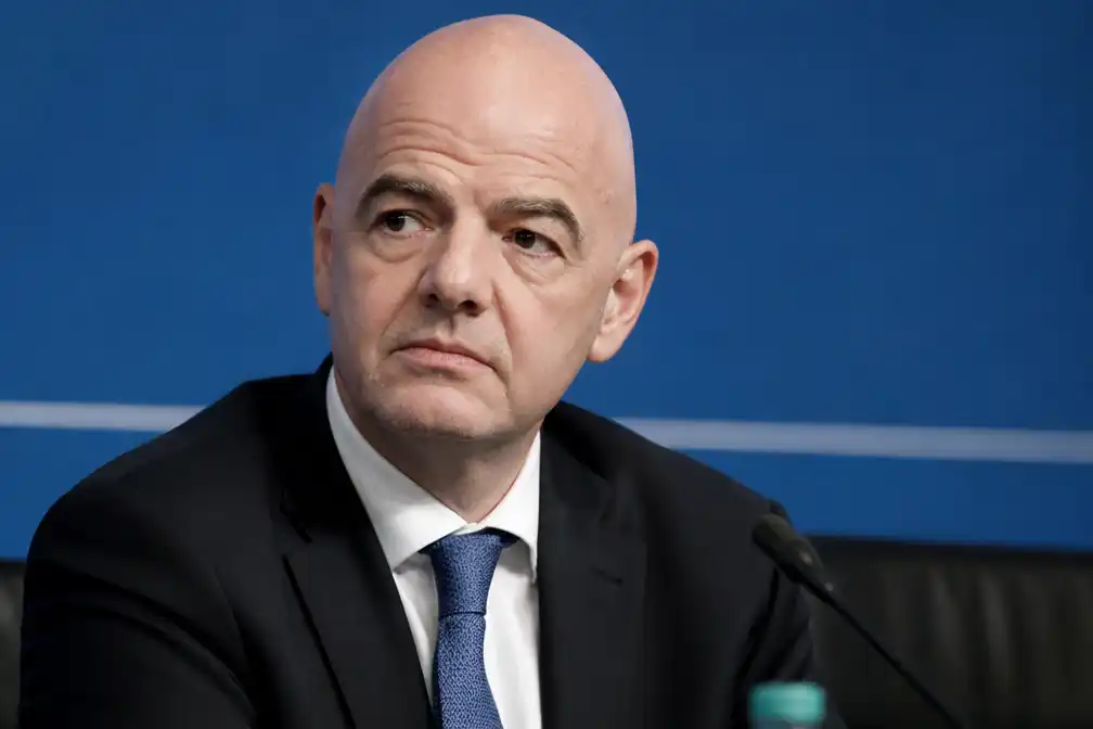 Infantino steunt Surinaamse voetballers na racisme in Guatemala