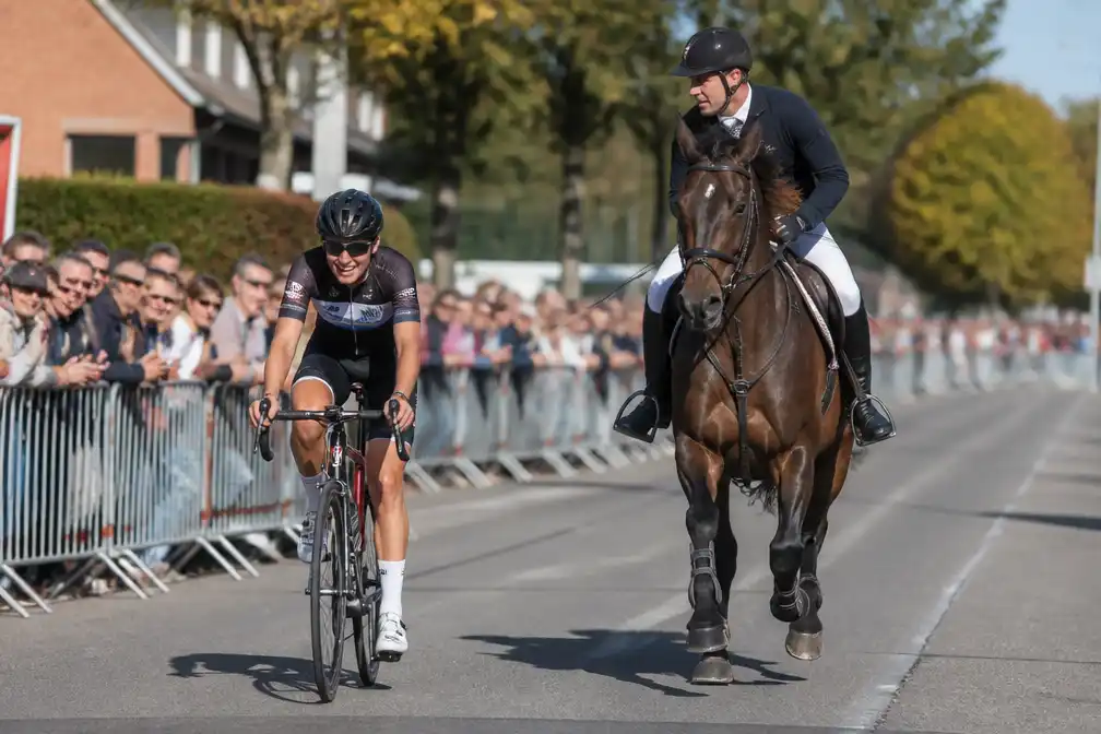 Shari Bossuyt verslaat paardensportlegende Jos Verbeeck op 170e Winkel Koerse