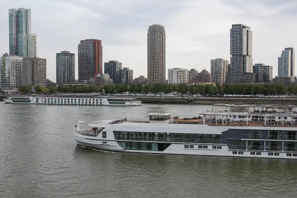Ruim twee keer zoveel riviercruises in Rotterdam door laagwater