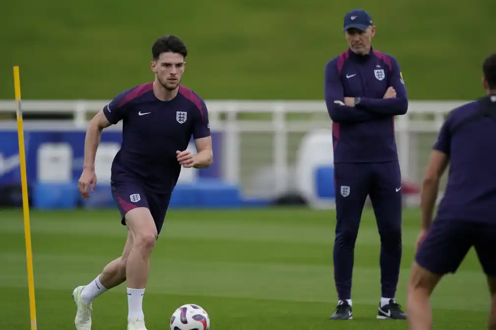 Declan Rice terug in training Engeland; Reece James twee wedstrijden uit