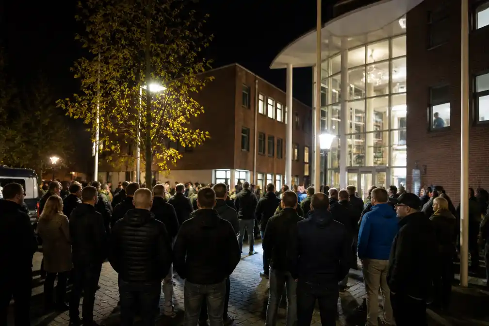 Demonstratie tegen komst asielzoekers in Opheusden rustig verlopen
