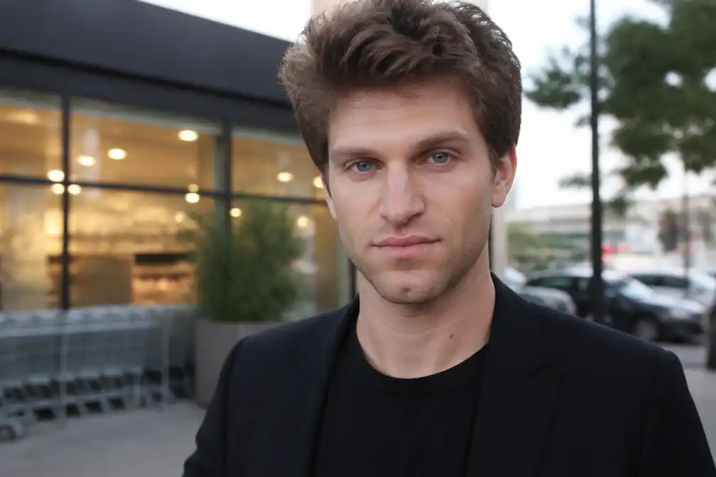 Acteur Keegan Allen ('Pretty Little Liars') beroofd in West Hollywood