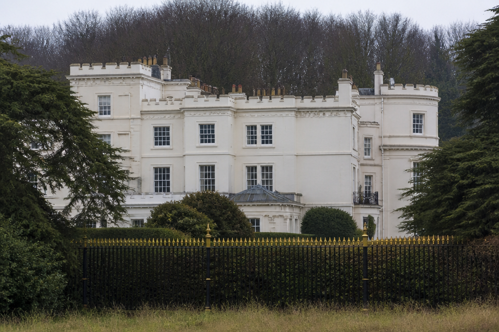 Andrew Mountbatten-Windsor krijgt £302.000 na einde lease Royal Lodge