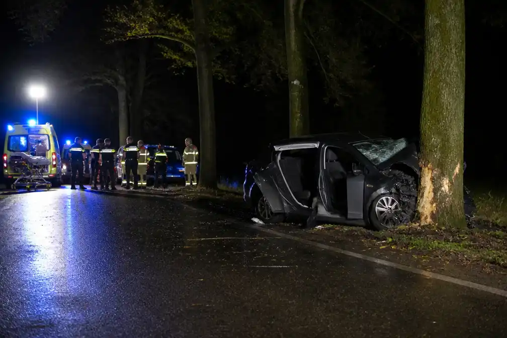 Dode en twee gewonden bij eenzijdig ongeval nabij Ruurlo