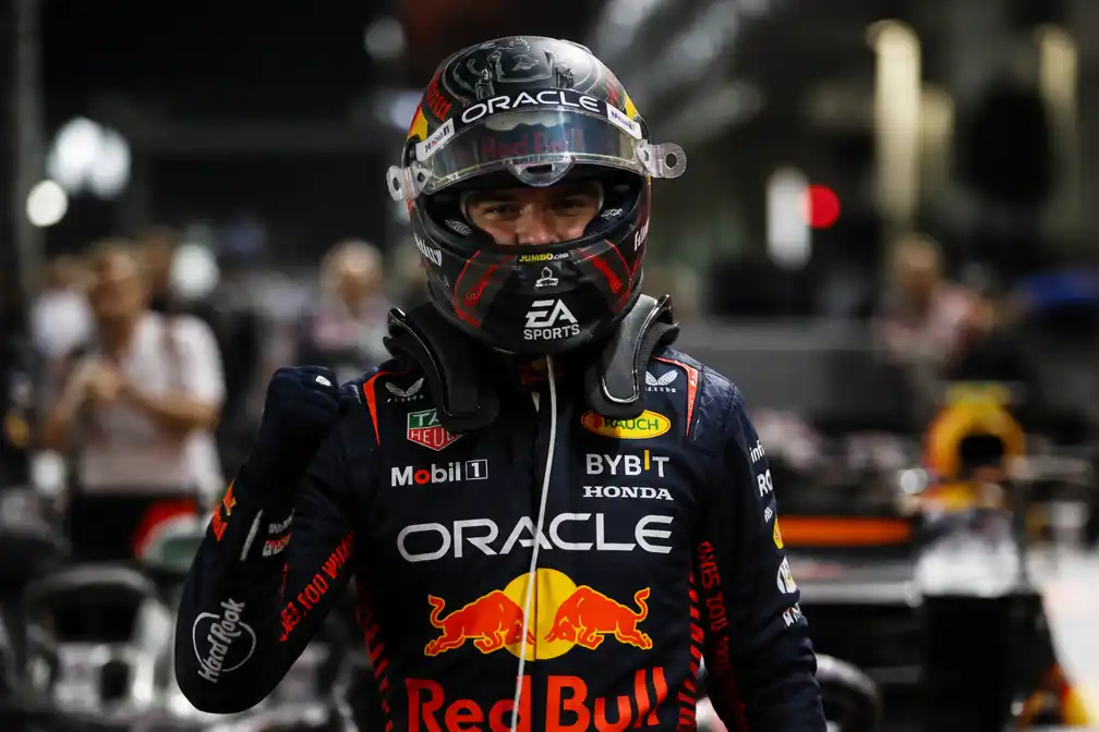 Verstappen start vanaf pole in Singapore en jaagt op tweede GP-zege op rij