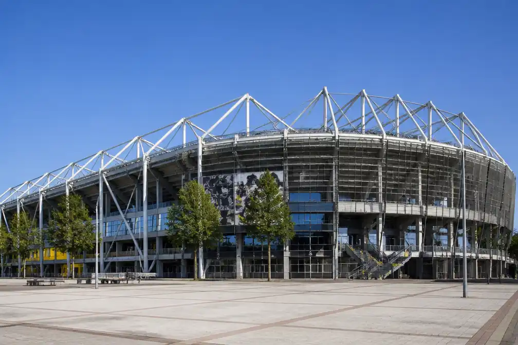 Foute Party van Qmusic in 2027 in GelreDome in Arnhem