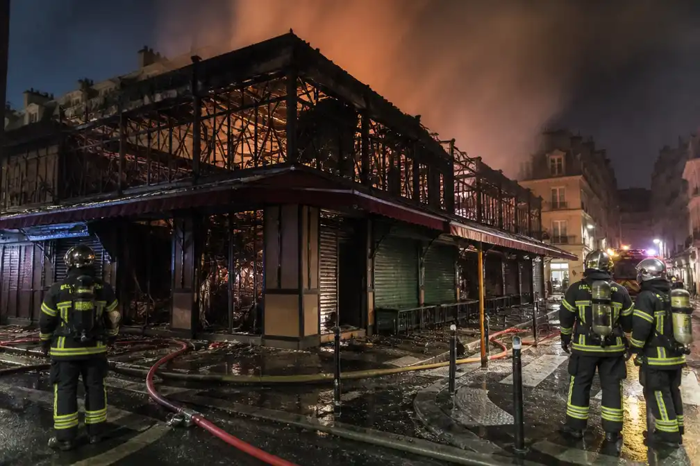 Brand verwoest Marché des Enfants Rouges, oudste overdekte markt van Parijs