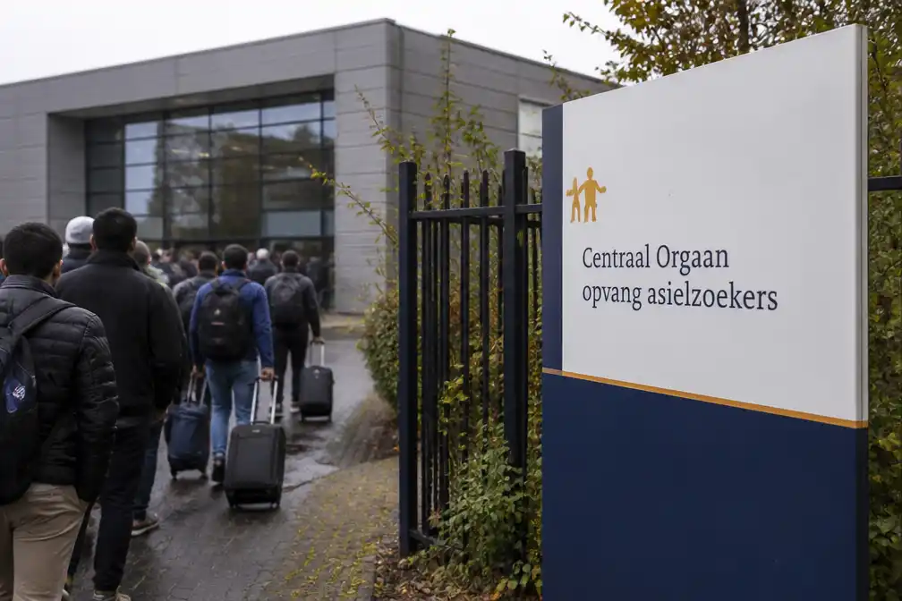 Asielminister vraagt gemeenten om extra opvangplekken: situatie Ter Apel onhoudbaar