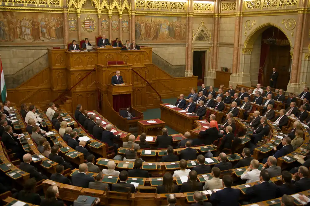 Hongaars parlement draait anti-lhbtiq+-bepalingen van Orbán terug