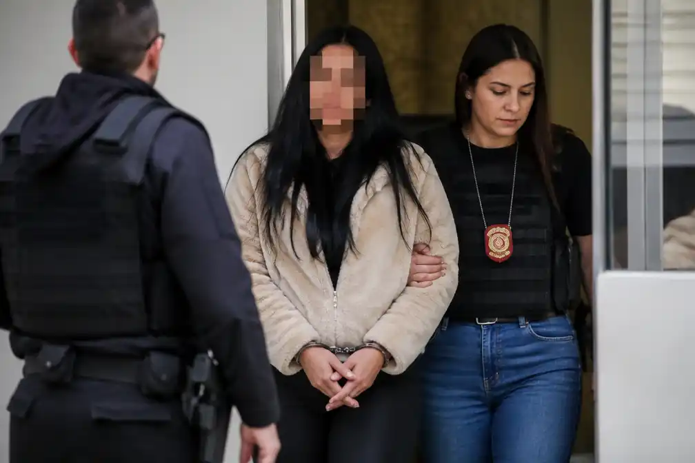 Braziliaanse influencer Paula Simões Assisi opgepakt als cokebazin van maffia