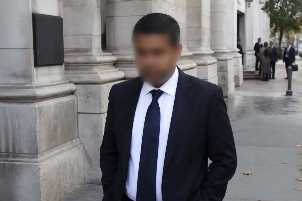 Ambtenaar Kashim Chowdhury verdacht van vijf Britse overheidsbanen tegelijk