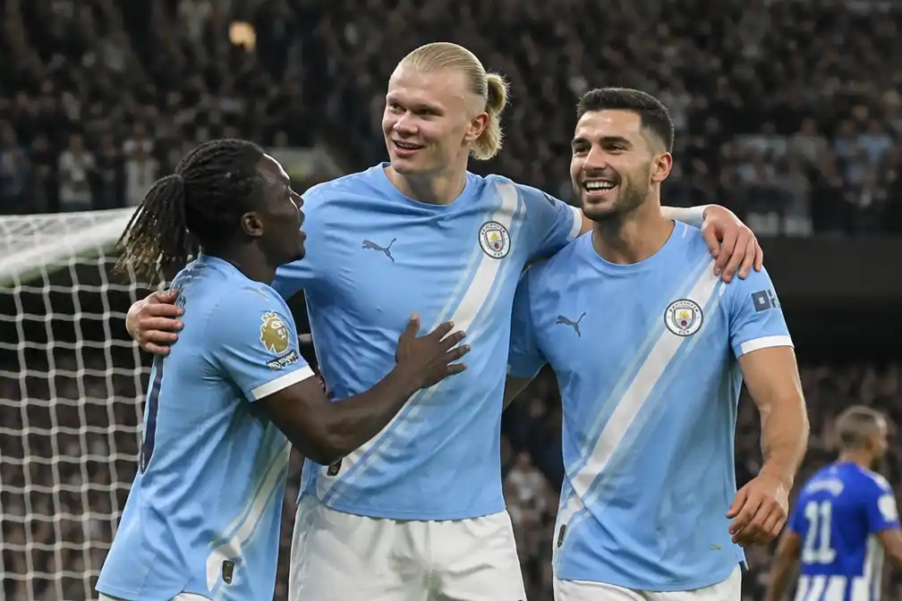 Manchester City verslaat Ipswich met 3-2 dankzij dubbel van Haaland en assist Doku