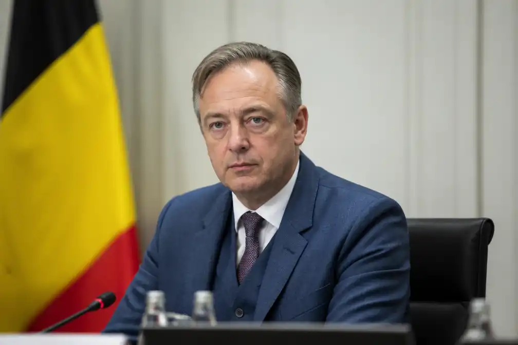 De Wever gaat toch op zoek naar 10 miljard euro besparingen