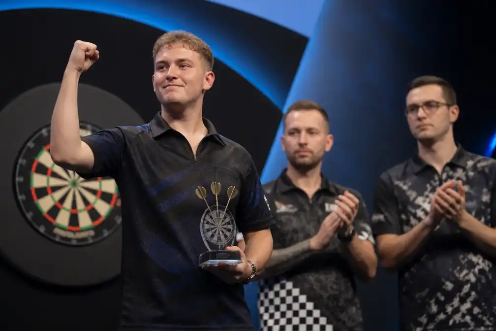 Zonneveld wint eerste darttitel met eindzege op Euro Tour in Maastricht
