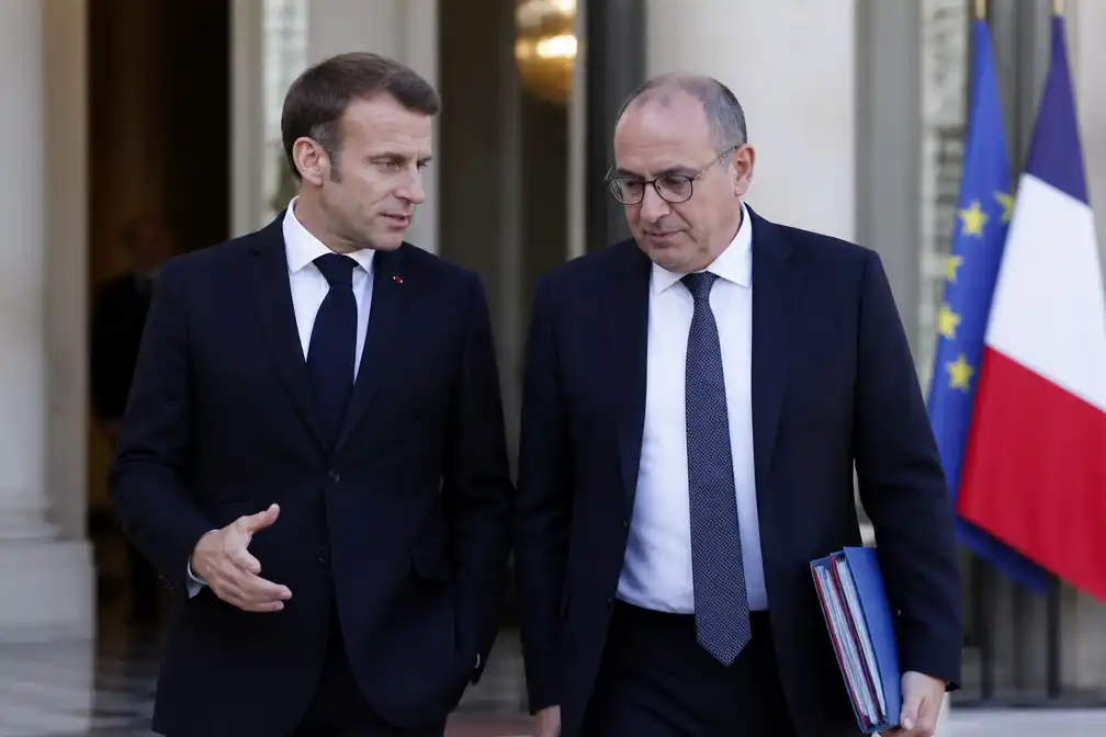 Macron weigert ontslag van minister van Binnenlandse Zaken Nuñez na hevige protesten