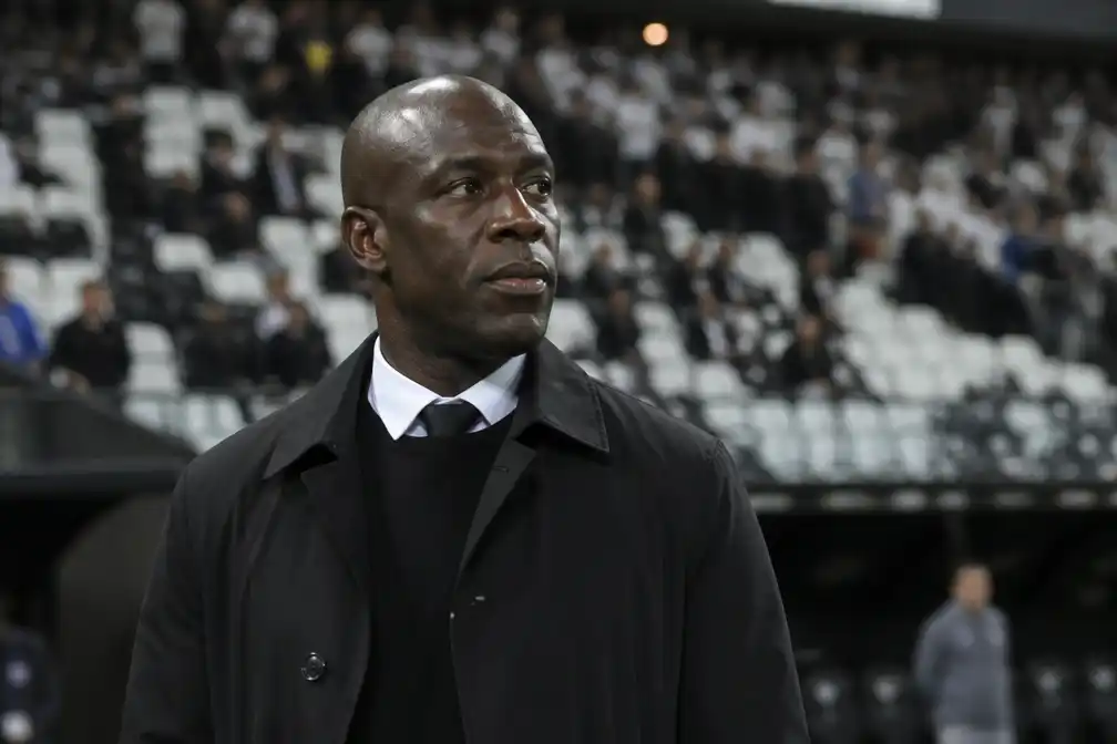 Seedorf begint bij Corinthians op de tribune aan loodzware opdracht