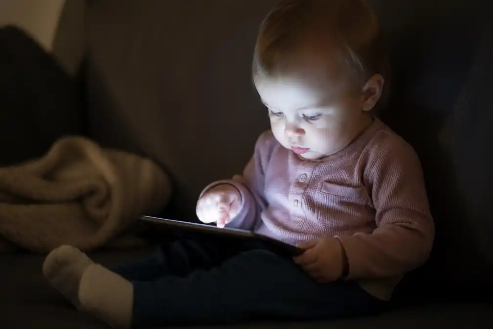 Studie waarschuwt tegen schermtijd voor kinderen onder twee