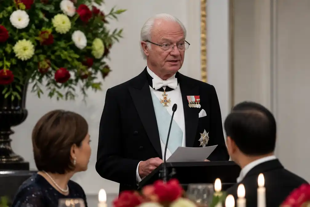 Zweedse koning Carl Gustaf haalt tijdens staatsbanket warme herinneringen op aan Singapore