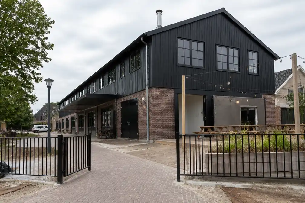Partycentrum Het Schwarzwald opent nieuwe locatie bij station Rijssen