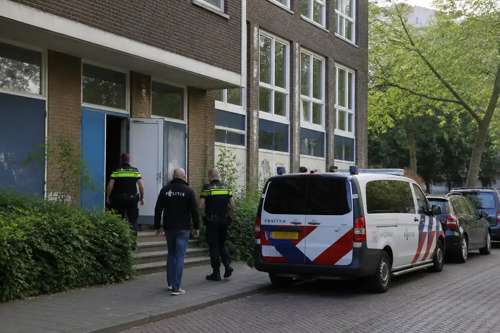 Politie onderzoekt voormalig schoolgebouw aan De Boelelaan in zaak dood Hajar