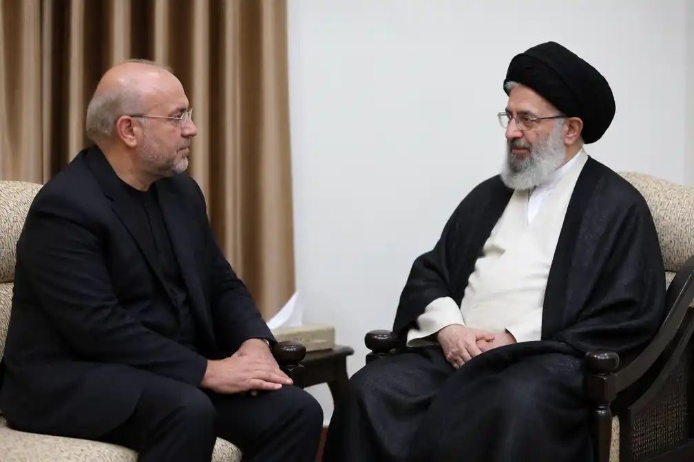 Khamenei bespreekt met parlementsvoorzitter Qalibaf de oorlog met VS en Israël
