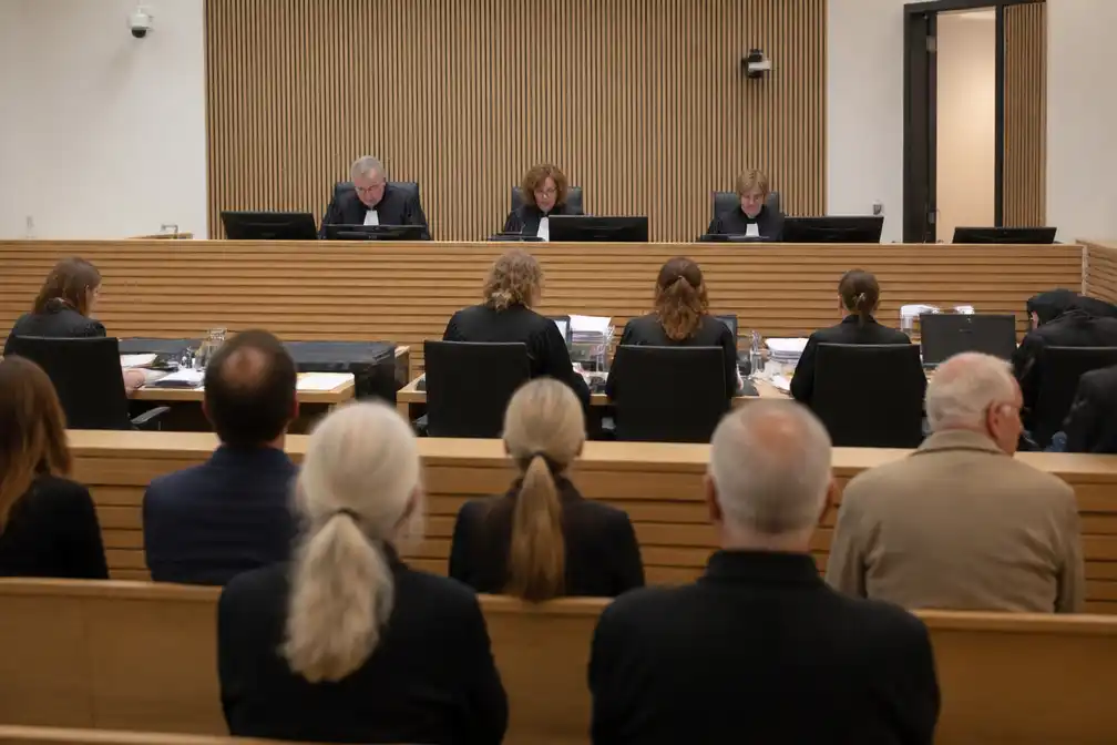 Rechtbank Leeuwarden buigt zich over vaccinschadezaak tegen Gates, Rutte en De Jonge