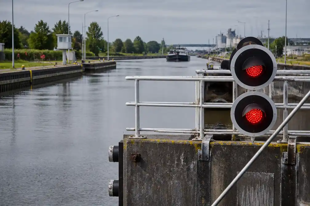 Rijkswaterstaat sloot Twentekanaal in juli na druk uit Overijssel en Drenthe