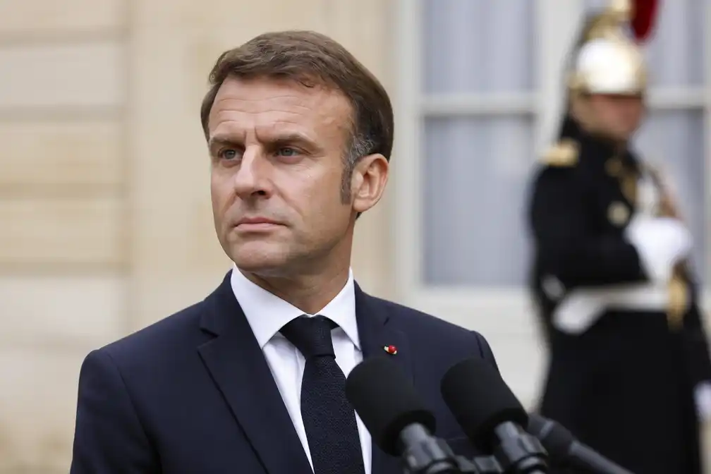 Macron noemt dodelijke schietpartij bij Trappes een daad van terreur