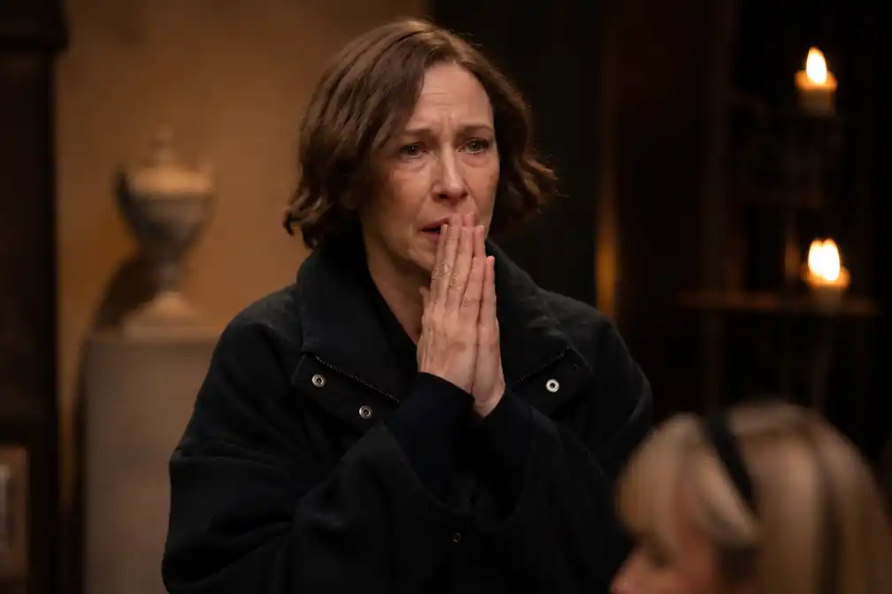 Miranda Hart 'vermoord' in Celebrity Traitors, aflevering eindigt op cliffhanger