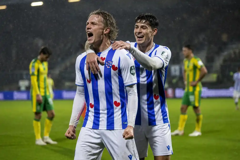 Sc Heerenveen verslaat ADO met 3-2 in stormachtig Den Haag, Trenskow scoort twee keer