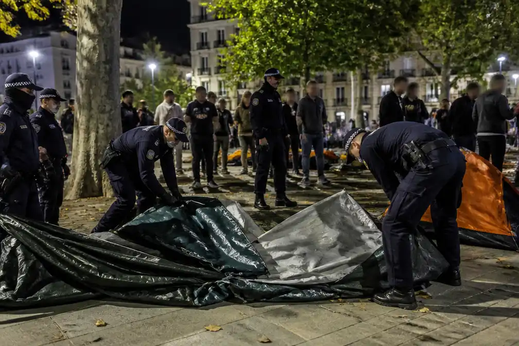 Politie Lissabon ontruimt tentenkamp woonprotest, meerdere arrestaties