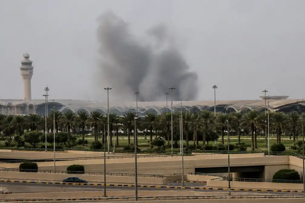 Explosies op luchthaven Riyad net voor heropening na Houthi-aanvallen
